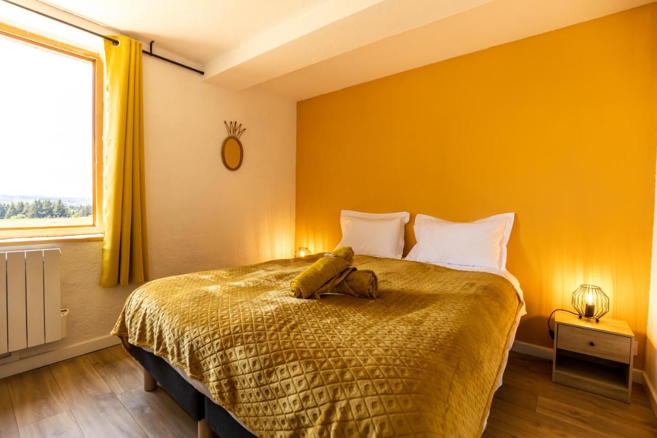 Domaine Du Coq En Pat Bed & Breakfast Augerolles Exterior photo